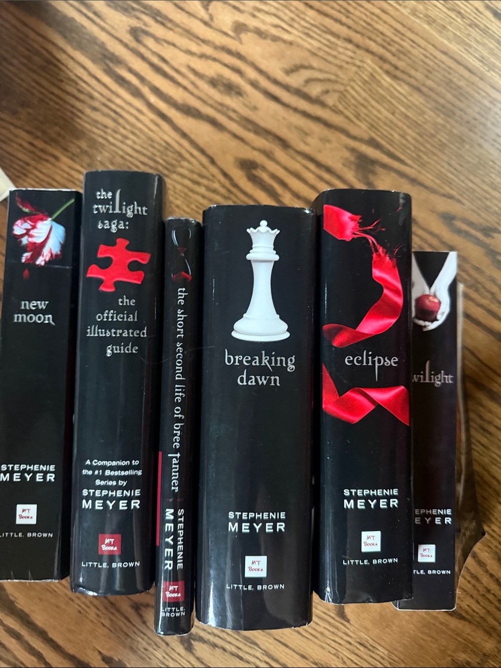 Stephenie Meyer Twilight Hardcover Book Set - Black & Red Covers